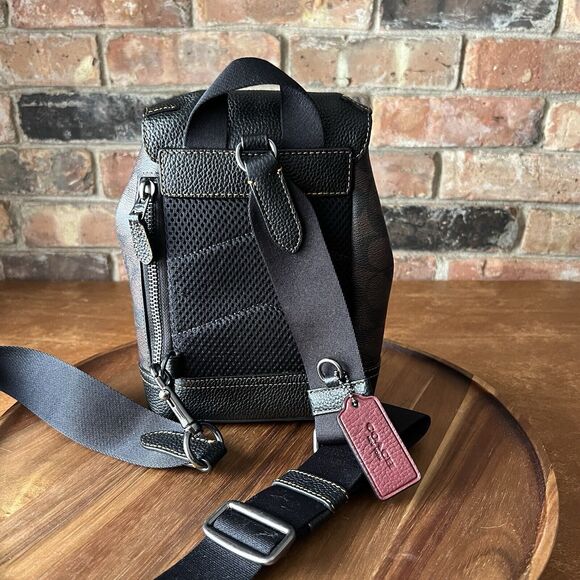 Coach Men's Hudson Small Pack In Signature Canvas - Picture 3 of 16